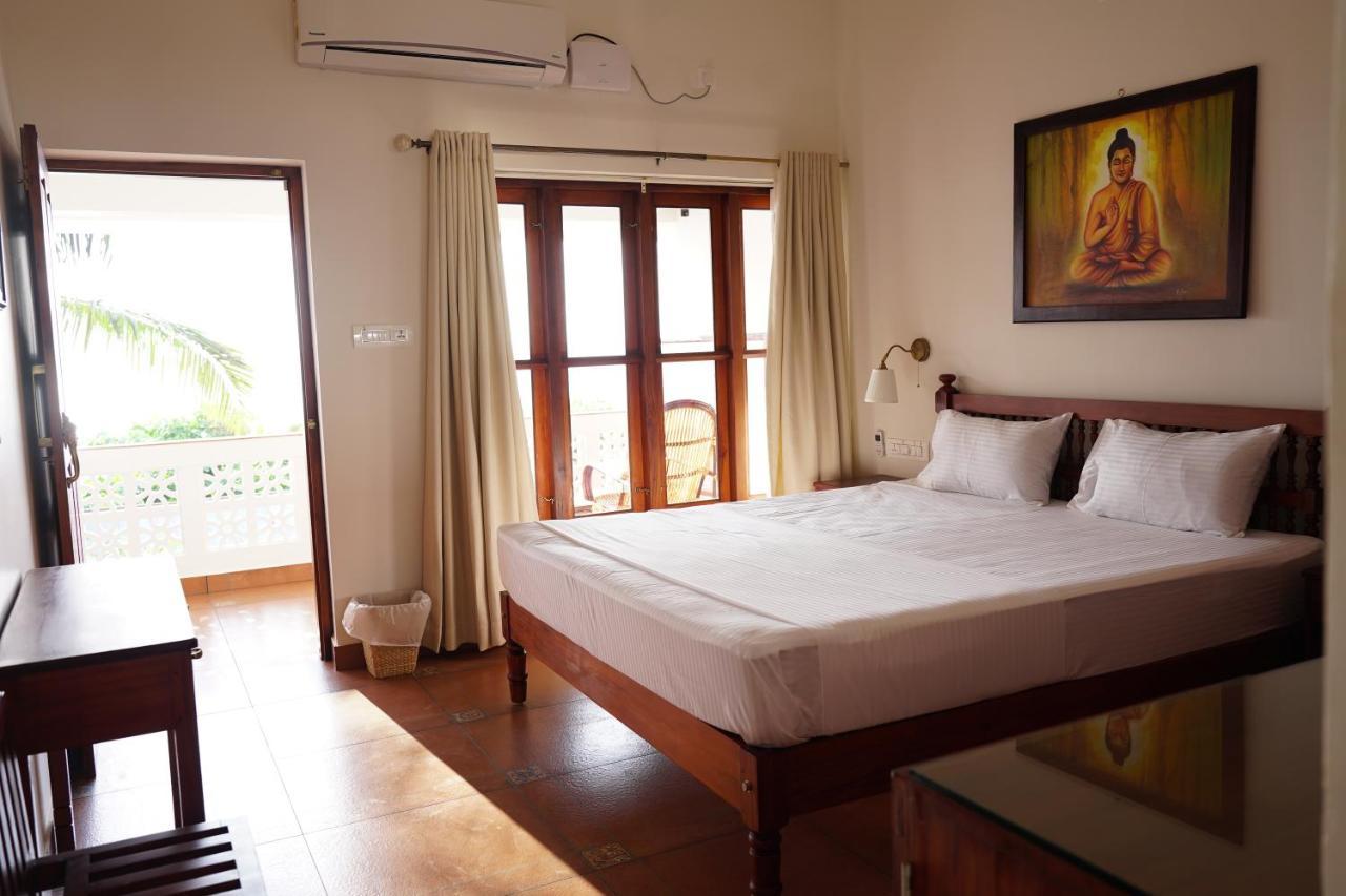 Buddha Beach Hotel Ковалам Экстерьер фото