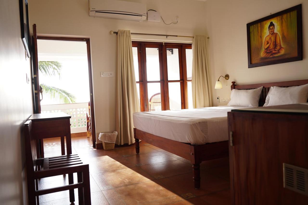 Buddha Beach Hotel Ковалам Экстерьер фото