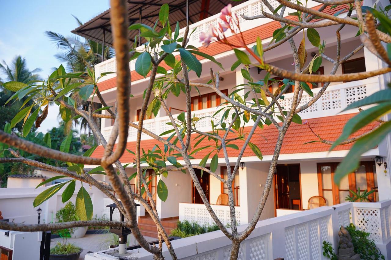 Buddha Beach Hotel Ковалам Экстерьер фото