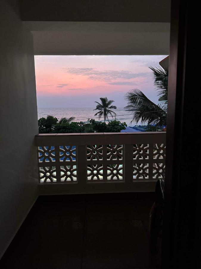 Buddha Beach Hotel Ковалам Экстерьер фото