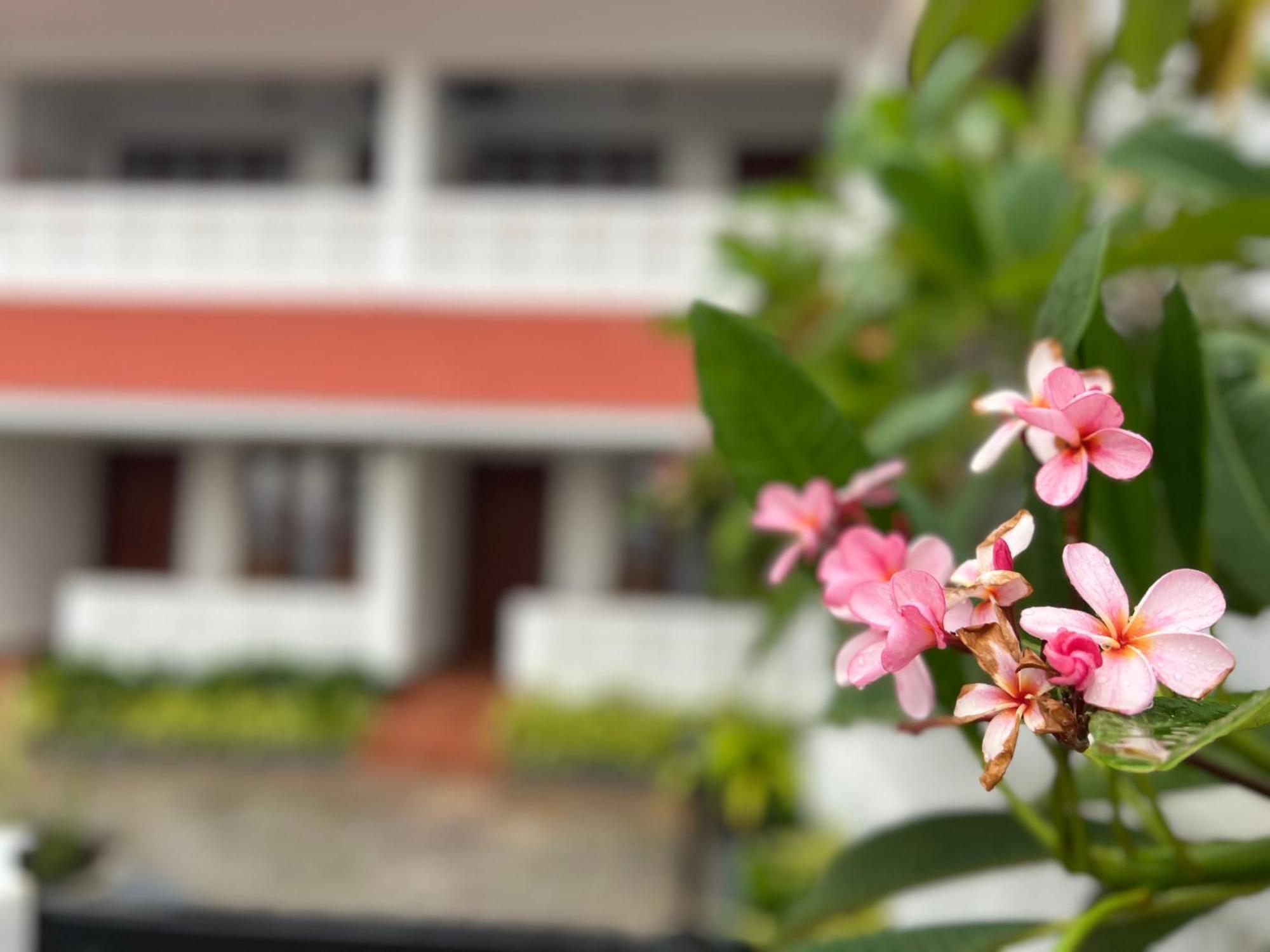 Buddha Beach Hotel Ковалам Экстерьер фото